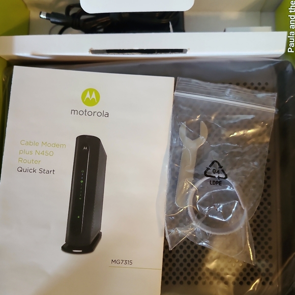 Motorola Cable Modem Plus WiFi Router - Picture 5 of 5